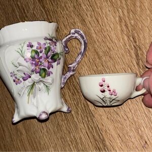 Vintage creamer and teacup purple floral box Am